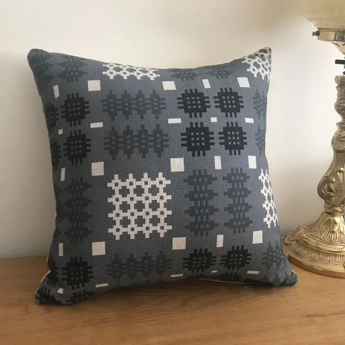 Welsh Heritage: The Caernarfon Welsh Blanket Pattern: Weaving Welsh History into Your Home
